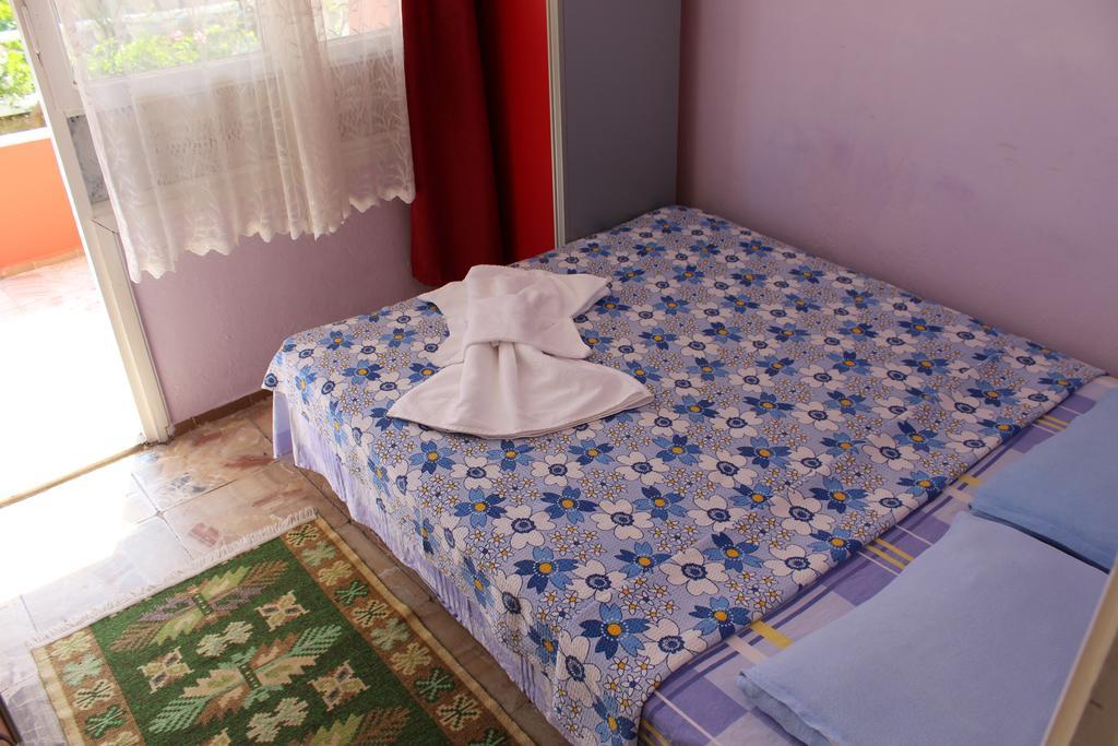 Eysan Pansiyon Akçay Zimmer foto